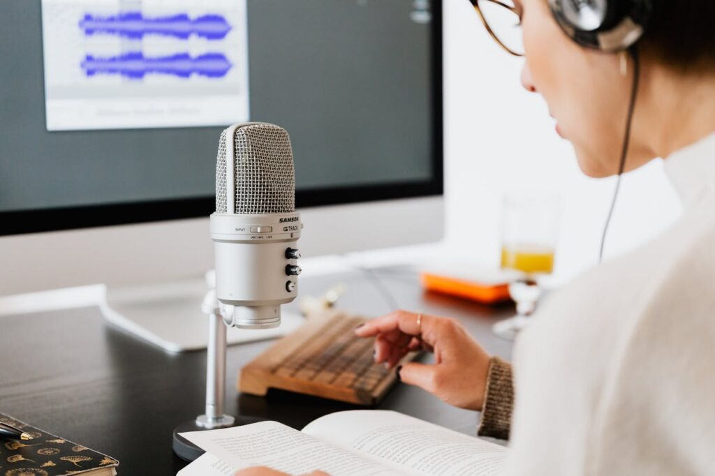 Ilustrasi Freelance voice over